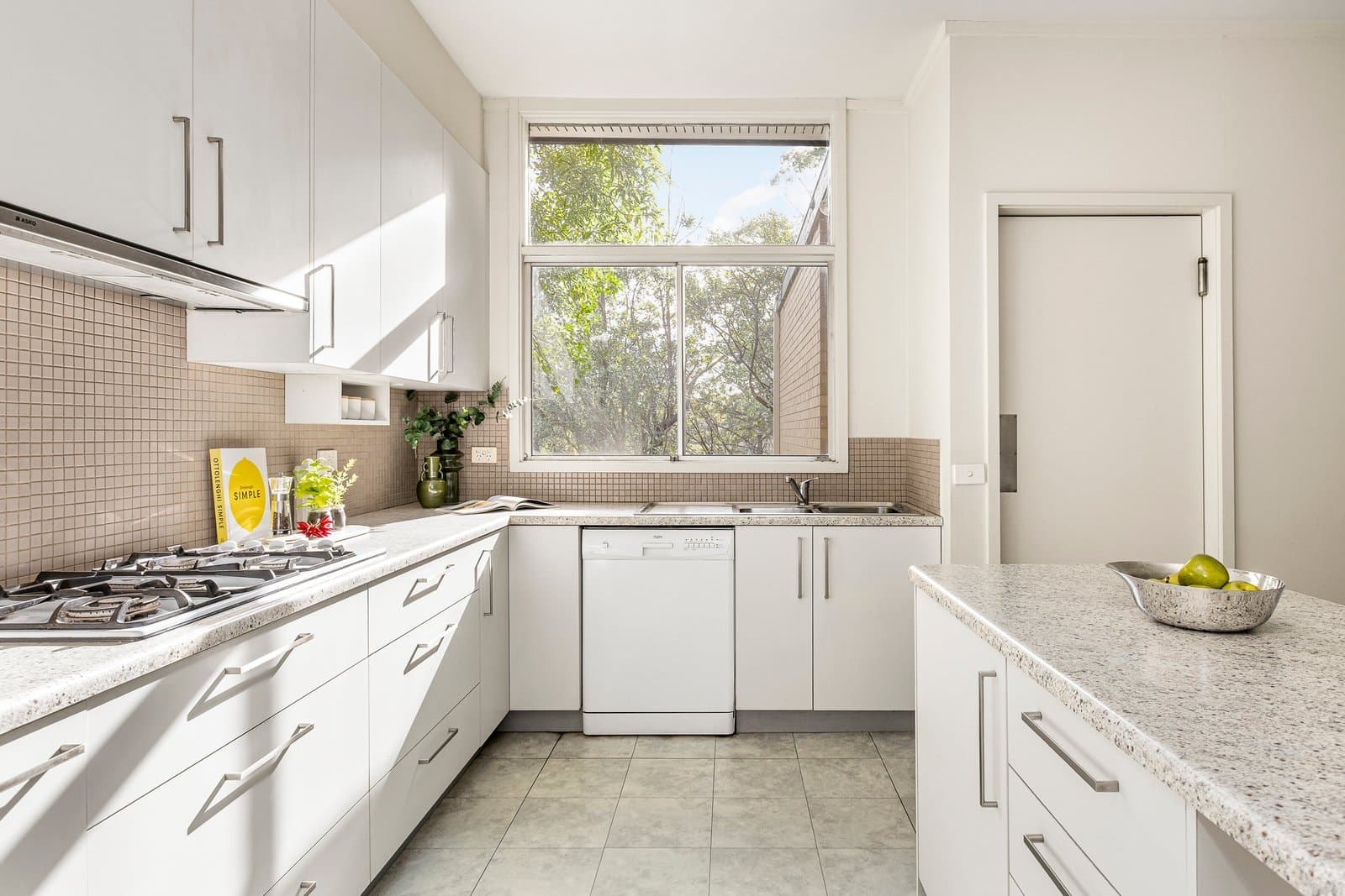 13 The Boulevard, Balwyn North - Thumbnail 4