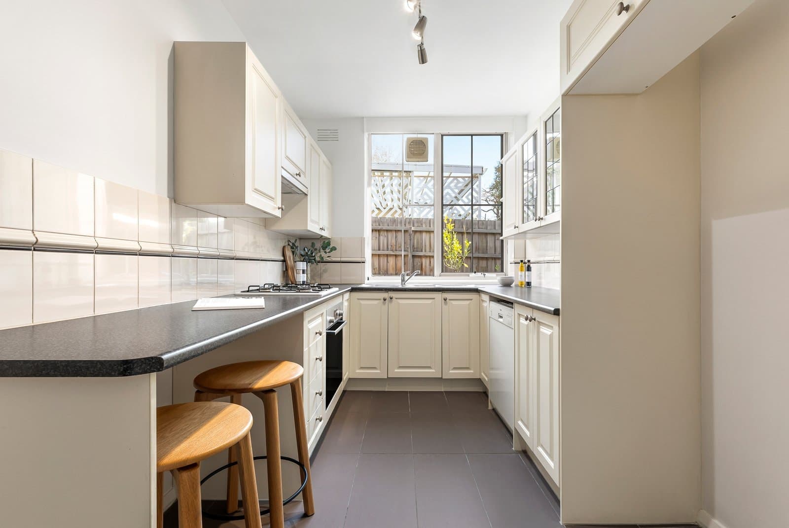 5/27 Pakington Street, Kew - Thumbnail 3