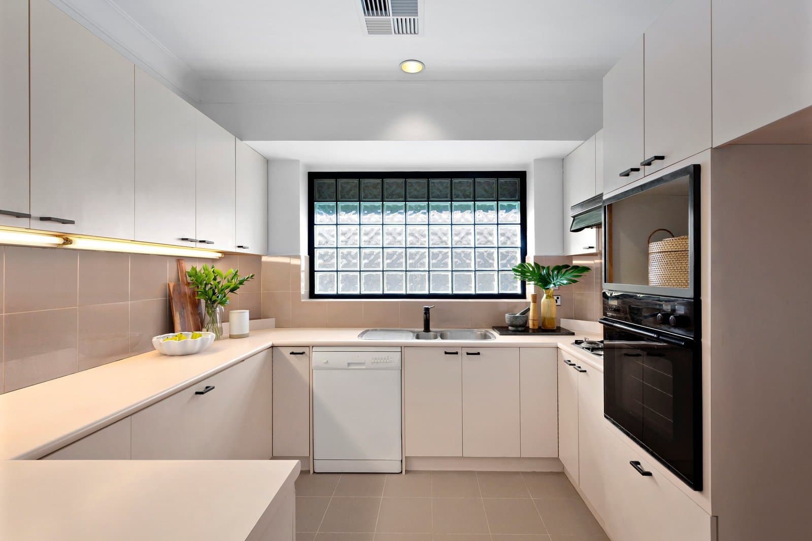 2/6 Lalbert Crescent, Prahran - Thumbnail 6
