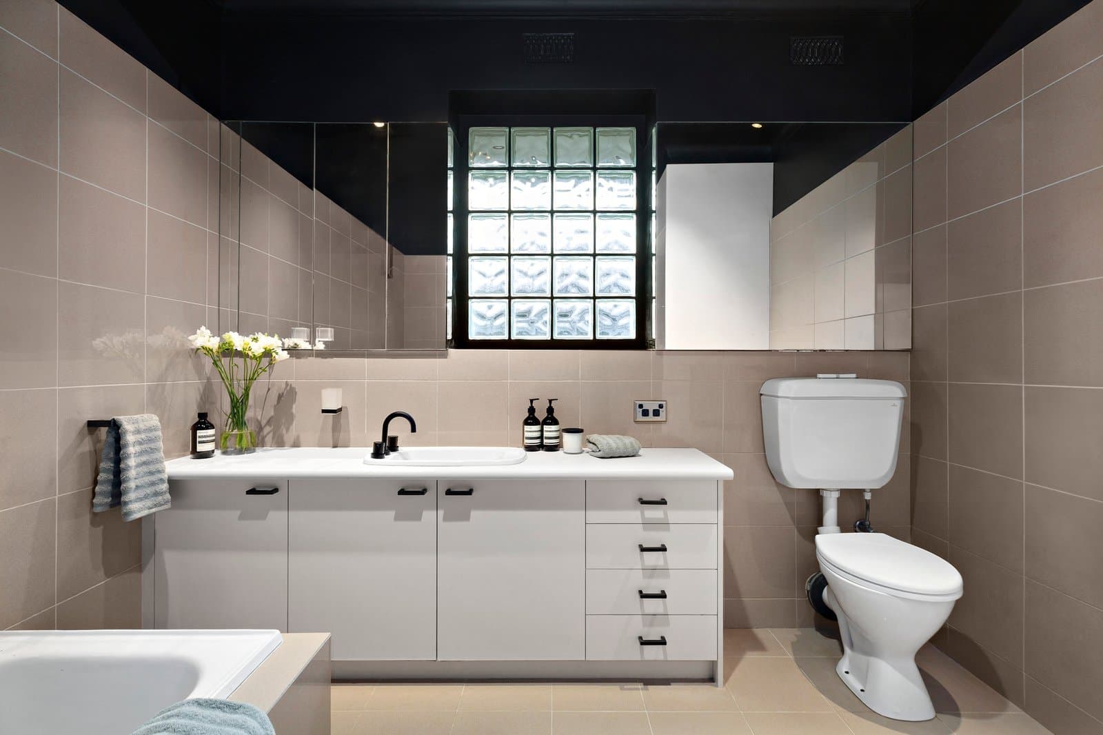 2/6 Lalbert Crescent, Prahran - Thumbnail 7