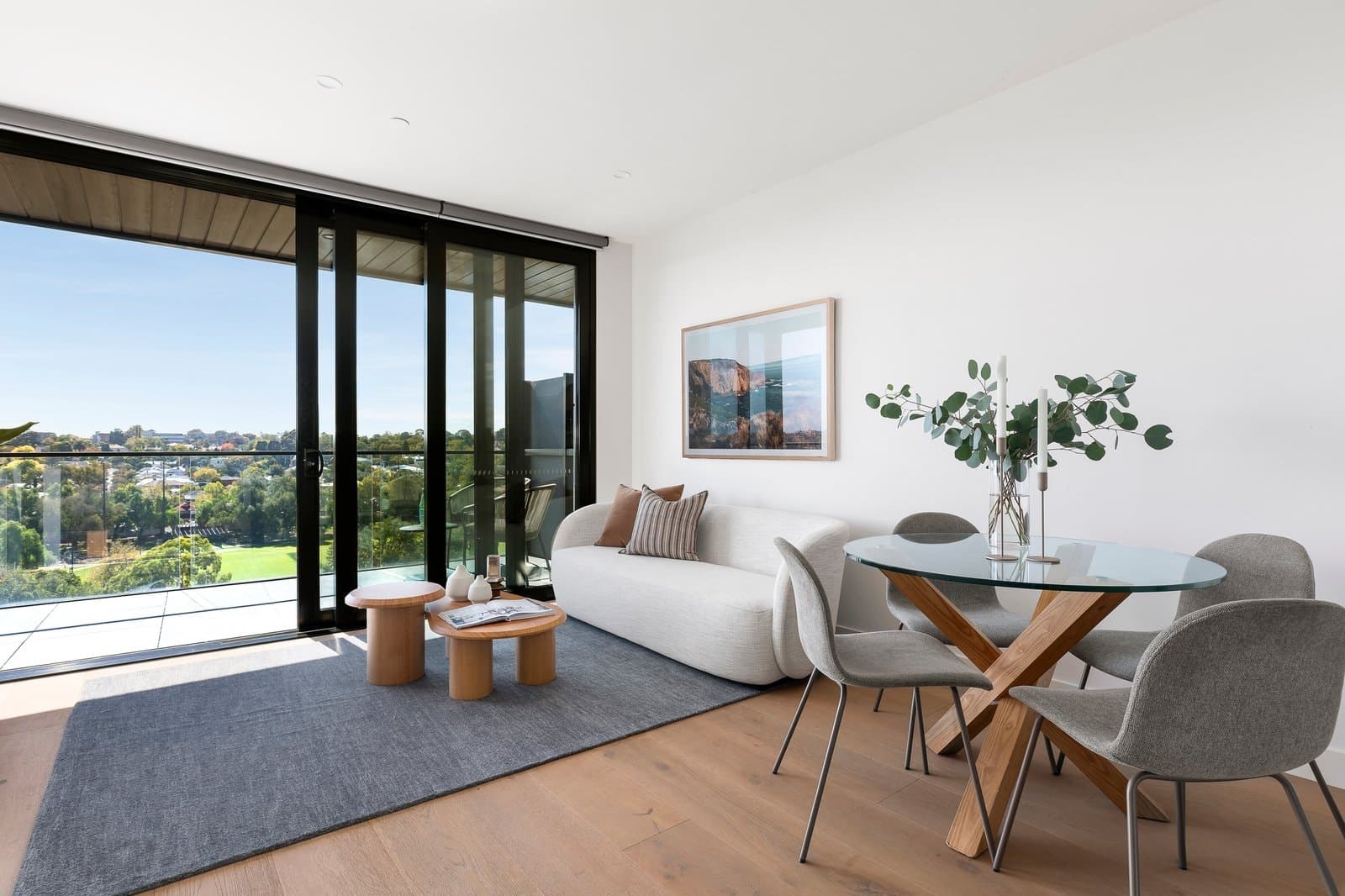902/10 Lilydale Grove, Hawthorn East - Thumbnail 2