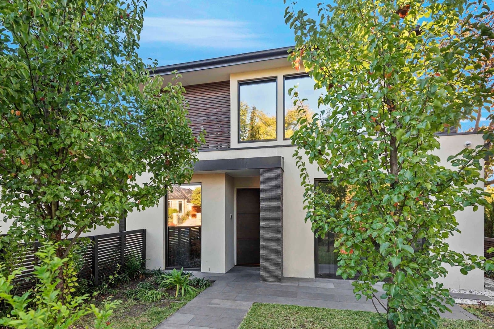 2/35 Faversham Road, Canterbury - Image 1