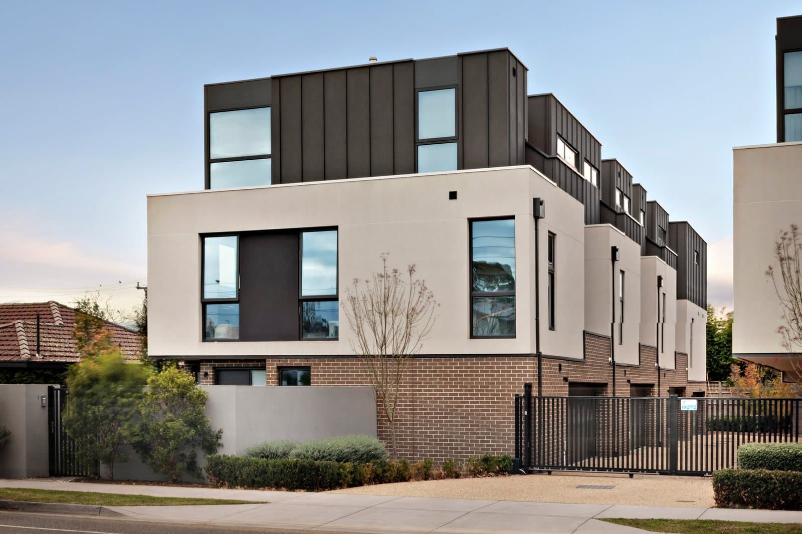 2/1975 Malvern Road, Malvern East - Image 1