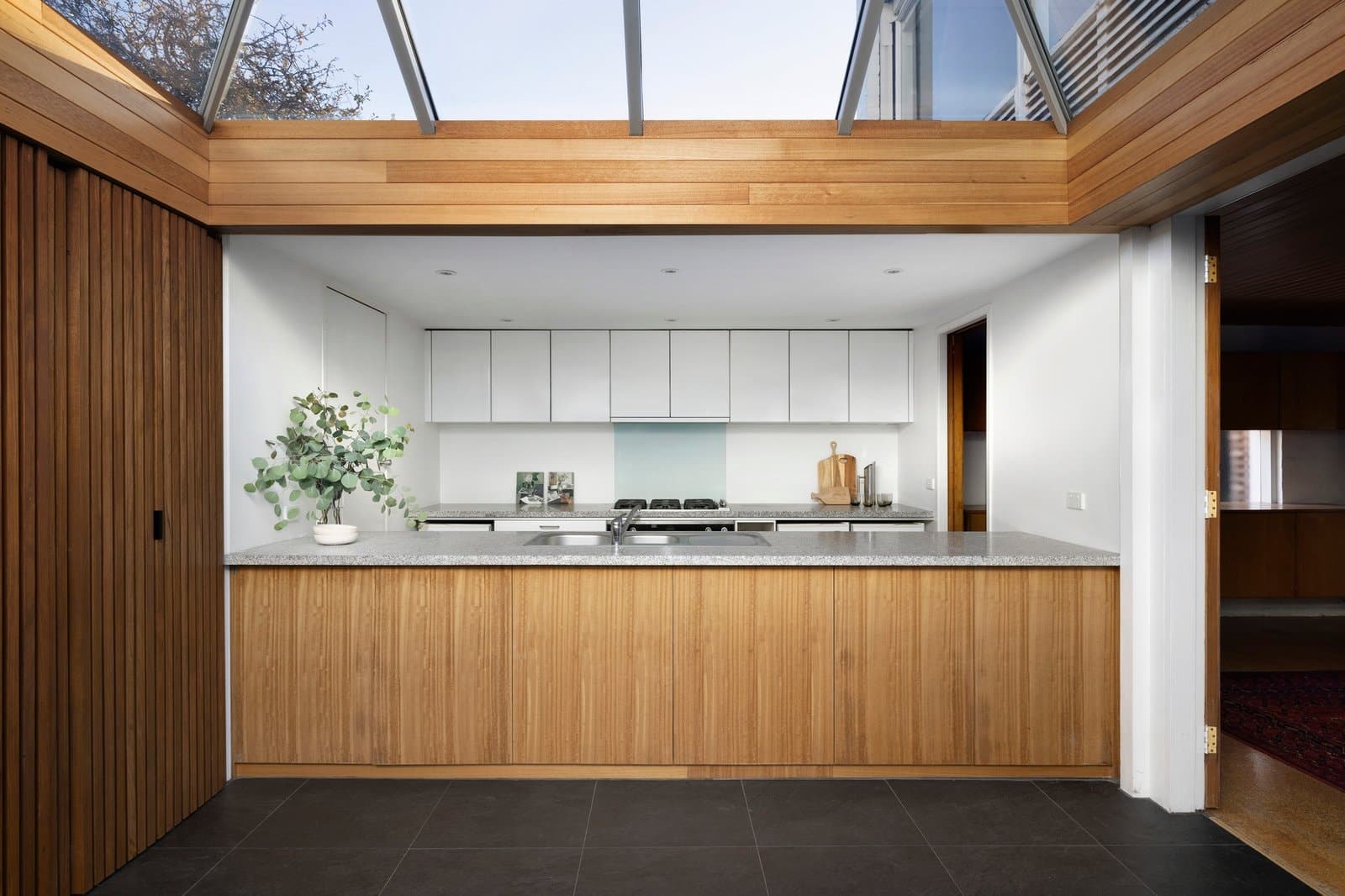 21 Woodside Crescent, Toorak - Thumbnail 6