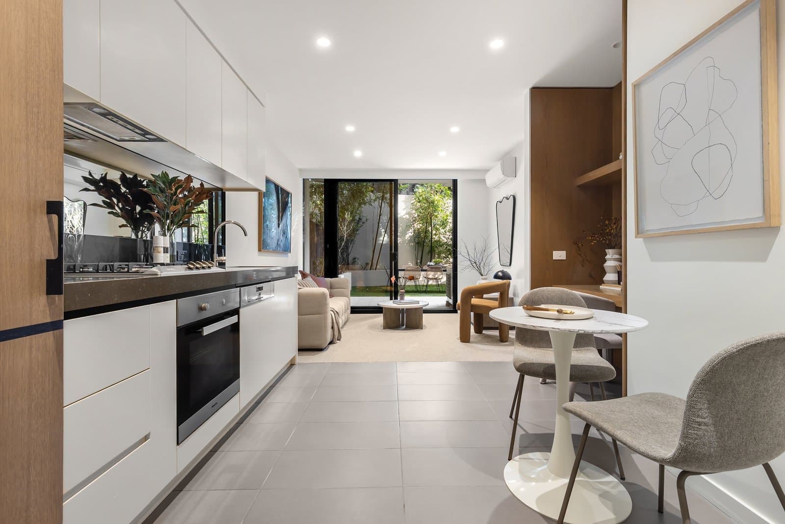 107/8 Daly Street, South Yarra - Thumbnail 3