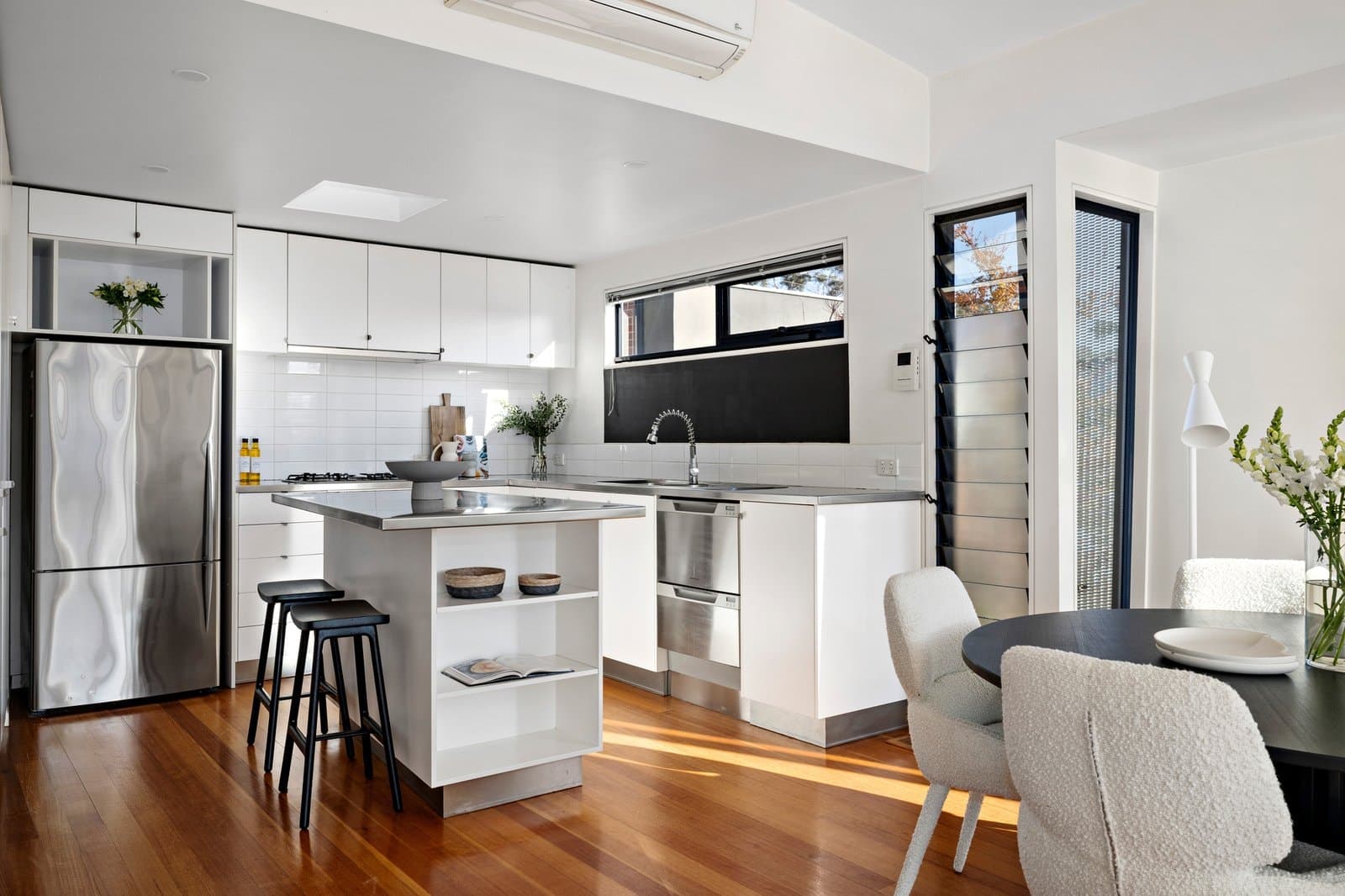 4 Nixon Place, South Melbourne - Thumbnail 3