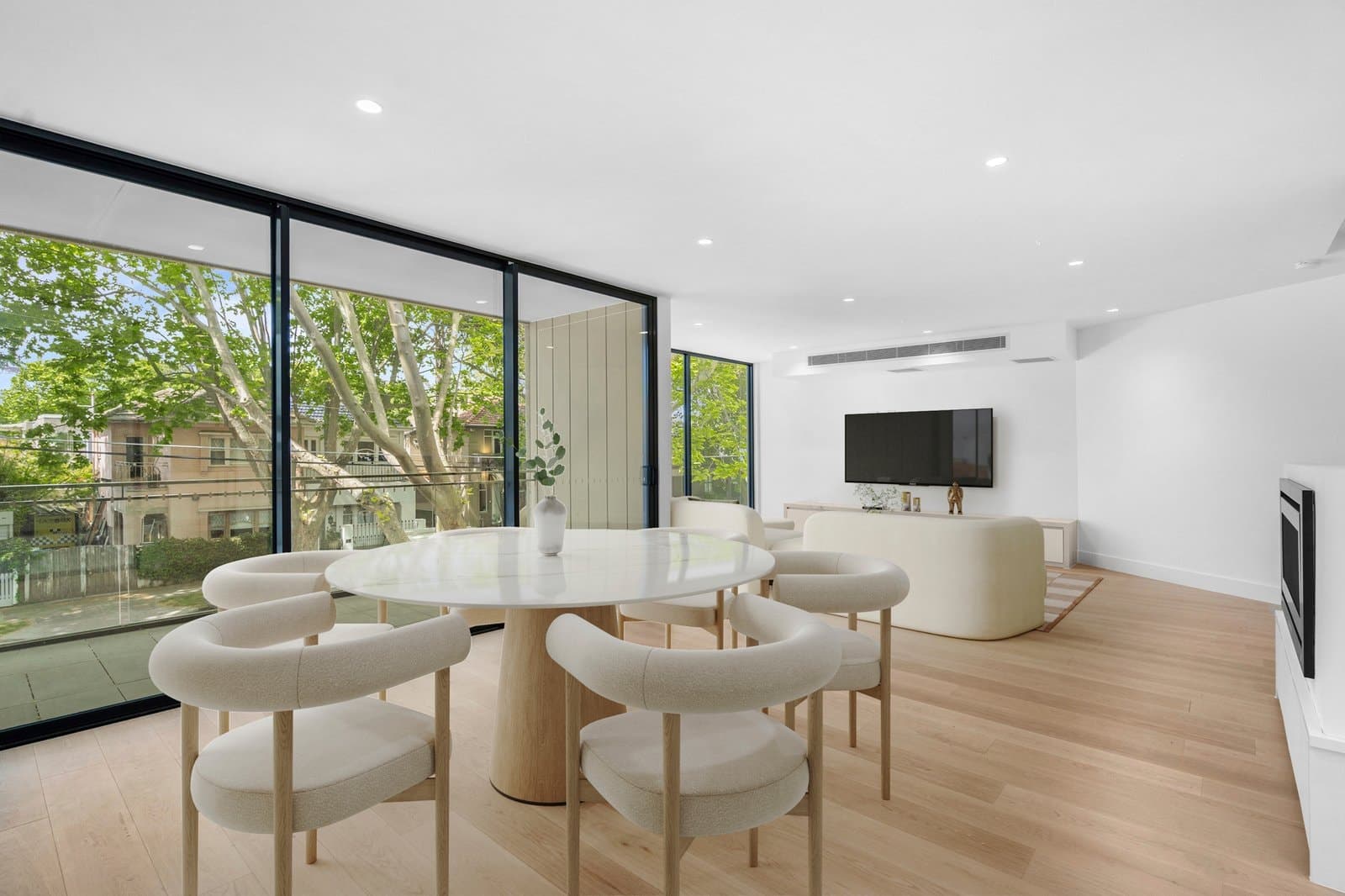 Residence 5, 27 Gordon Avenue, Elwood - Thumbnail 7