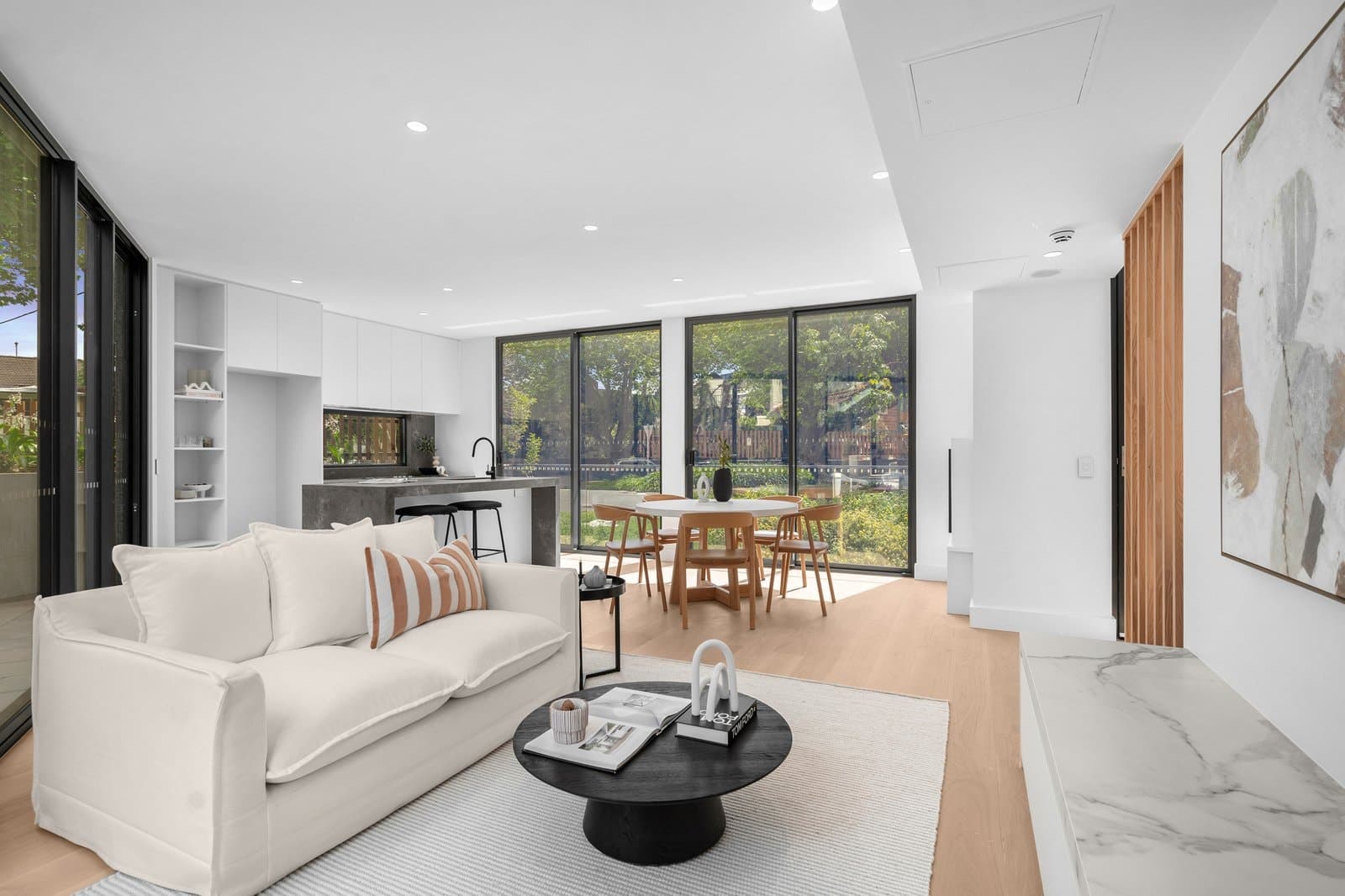 Residence 1, 27 Gordon Avenue, Elwood - Thumbnail 7