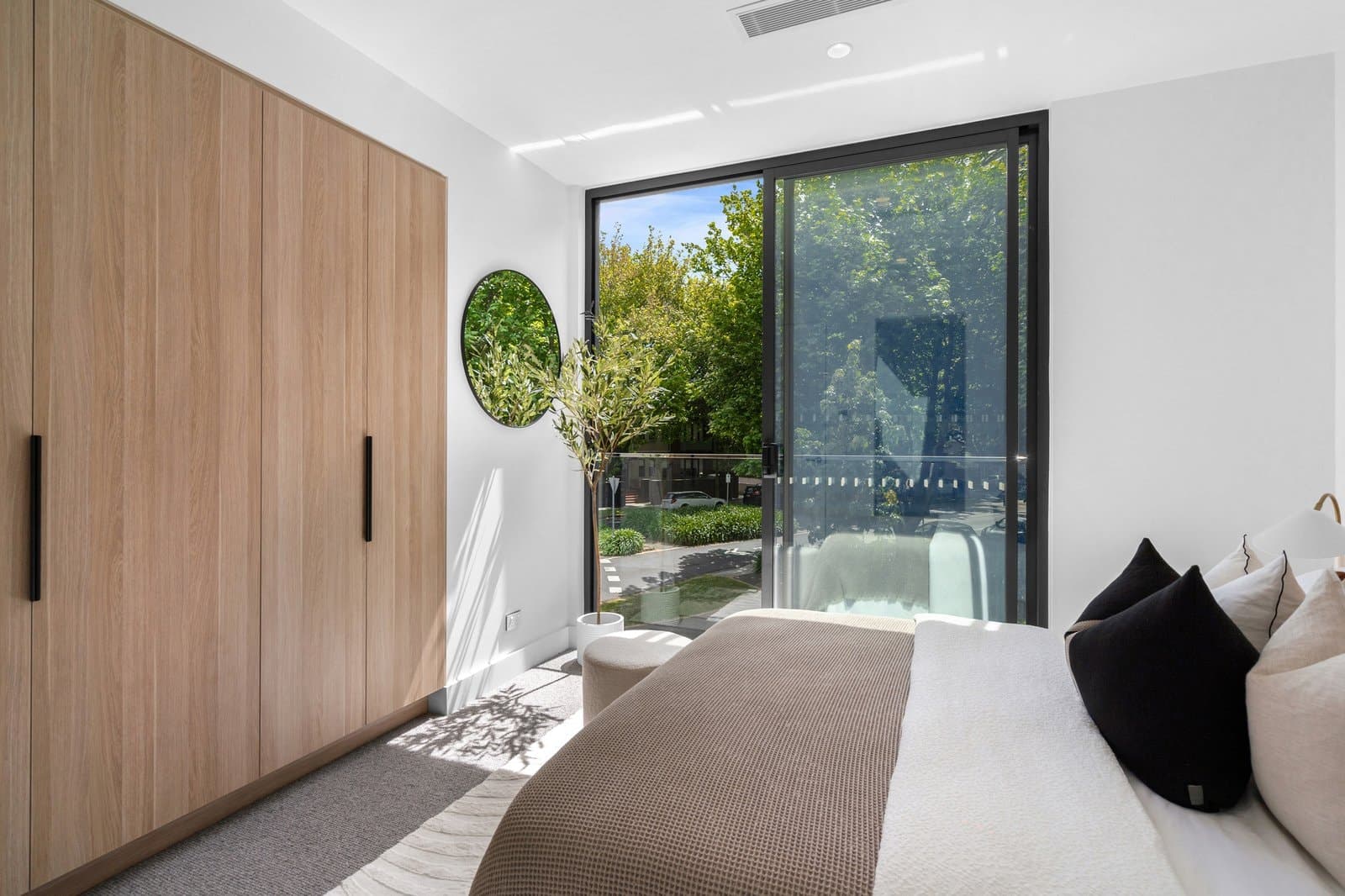 Residence 1, 27 Gordon Avenue, Elwood - Thumbnail 8