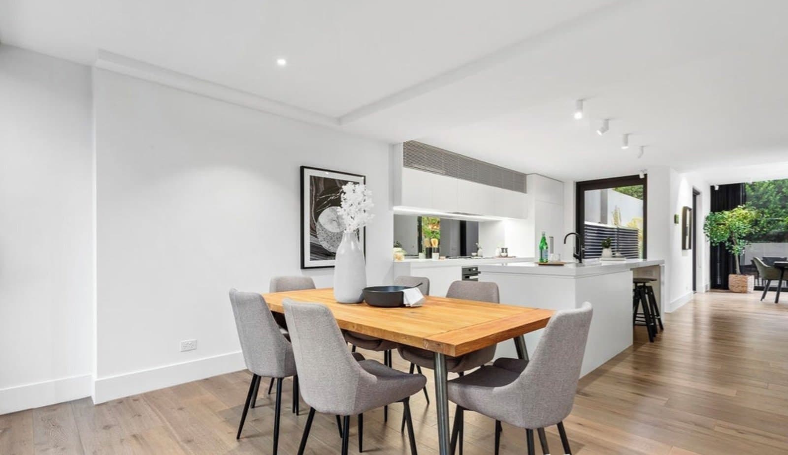 15C Evans Court, Toorak - Image 1