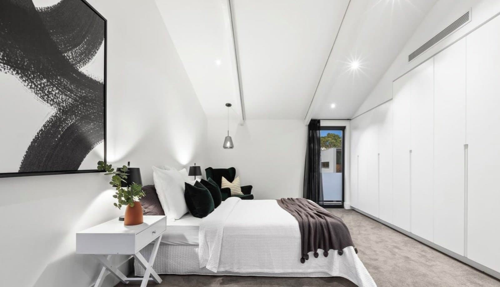 15C Evans Court, Toorak - Thumbnail 3