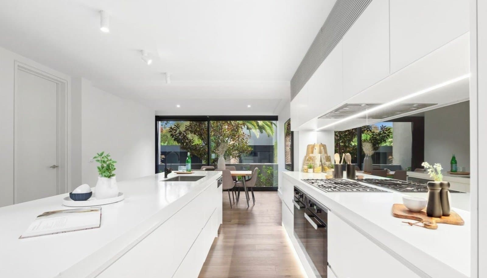 15C Evans Court, Toorak - Thumbnail 8