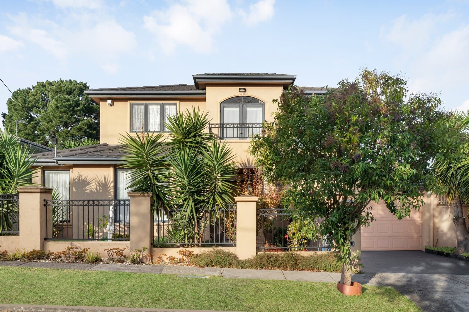 2A Hazel Drive, Templestowe Lower - Image 1