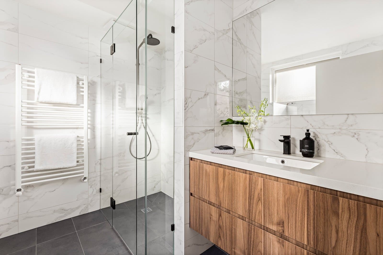 2/4 Maple Grove, Toorak - Thumbnail 7