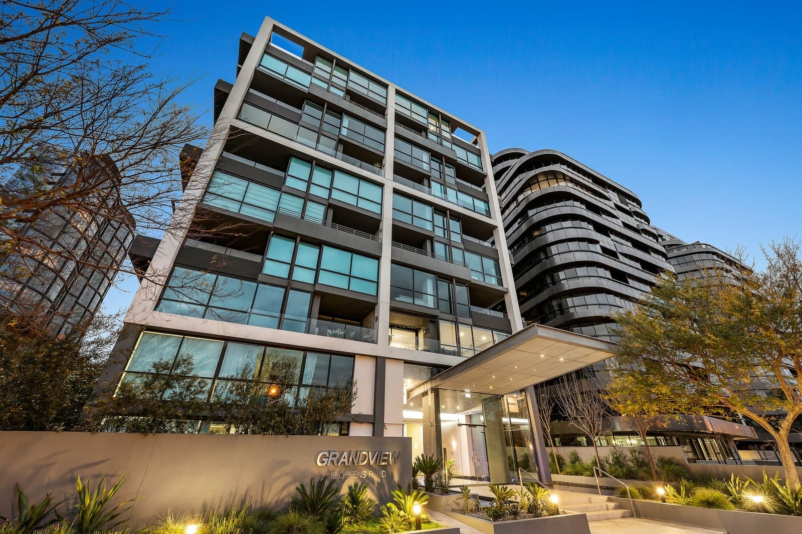607/19 Queens Road, Melbourne - Image 1