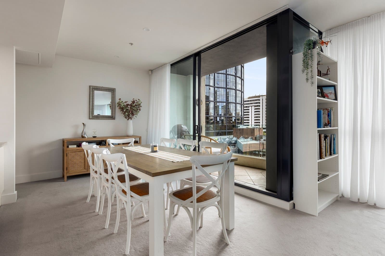 607/19 Queens Road, Melbourne - Thumbnail 6