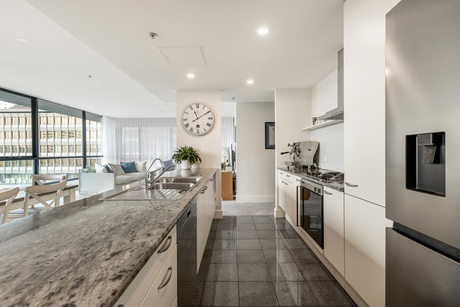 607/19 Queens Road, Melbourne - Thumbnail 7