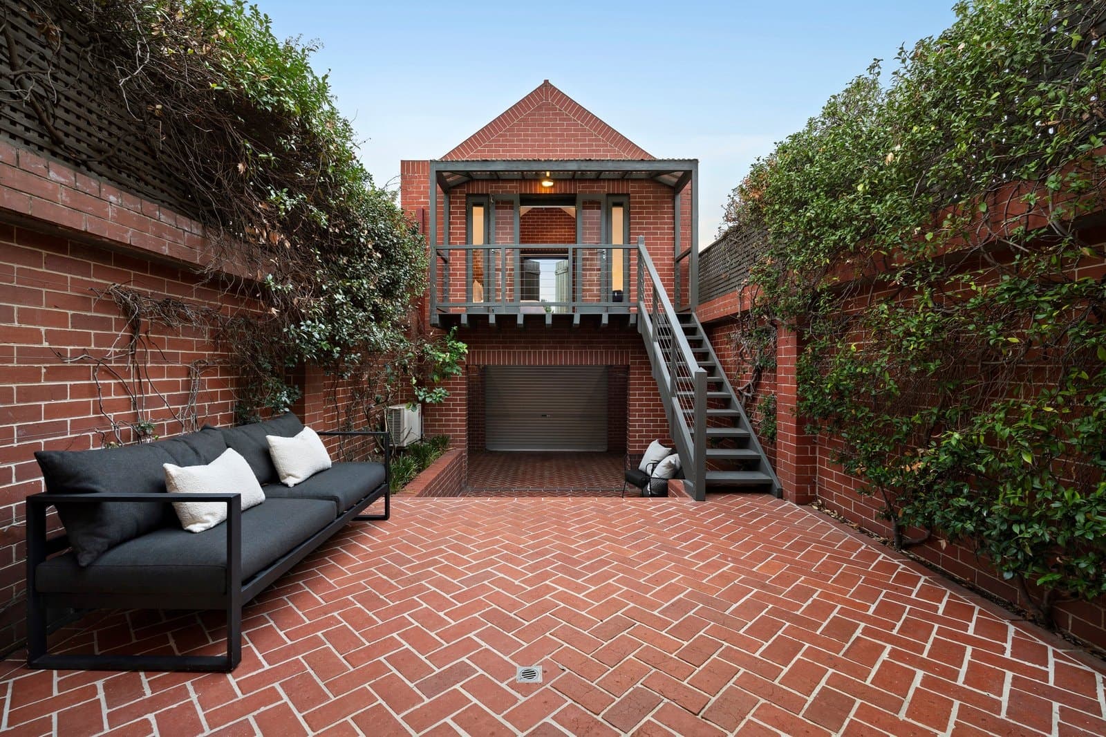 20 Clara Street, South Yarra - Thumbnail 3