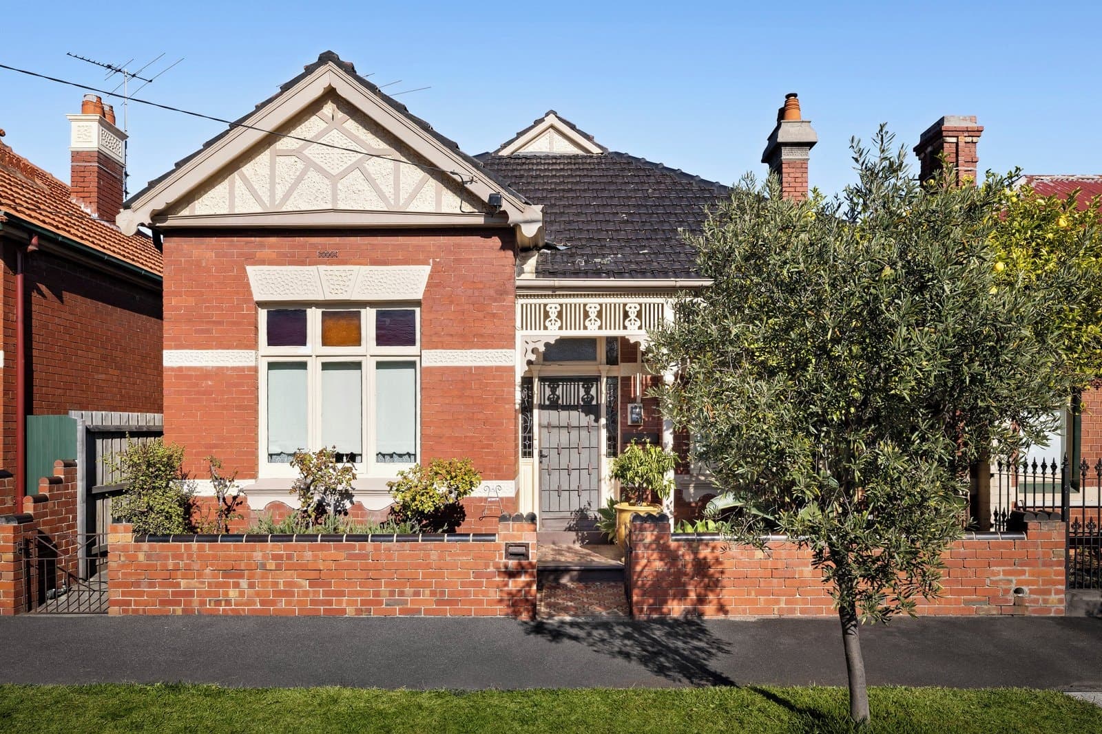 38 Dinsdale Street, Albert Park - Image 1