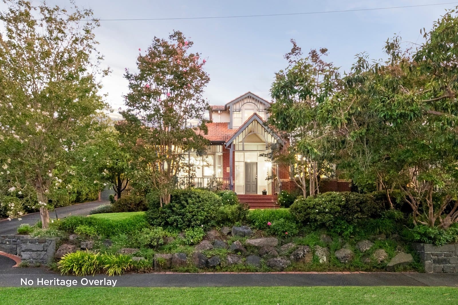 7 Carlyle Crescent, Mont Albert - Image 1
