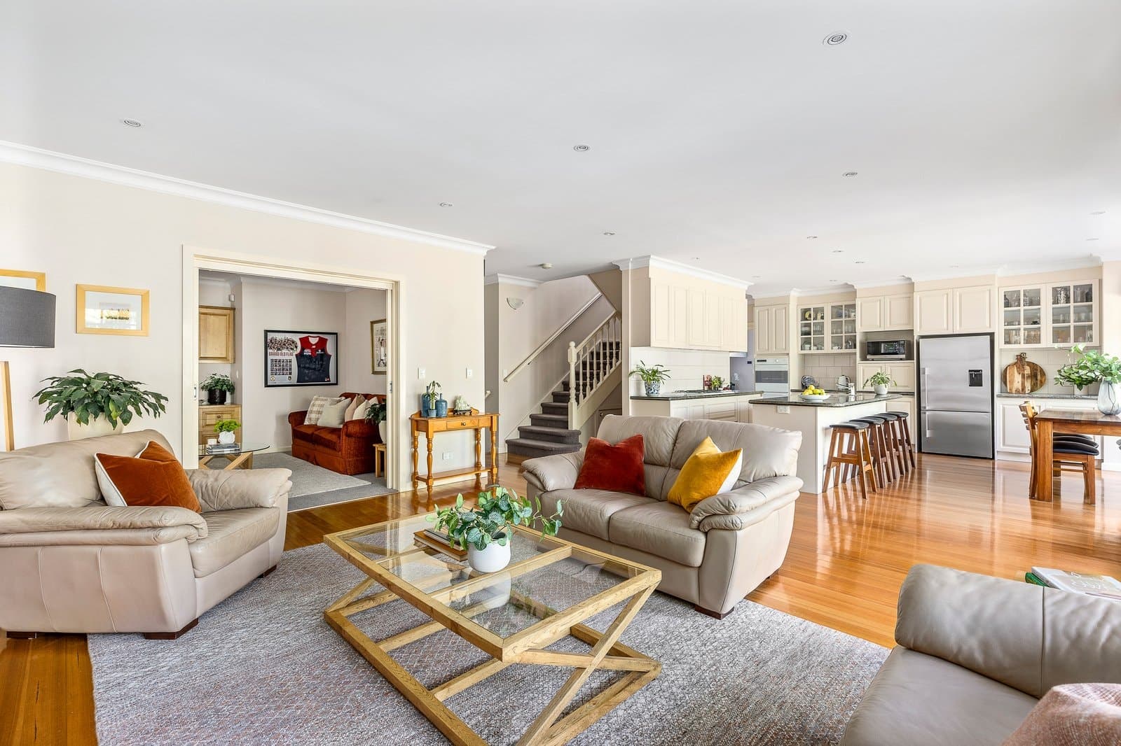 7 Carlyle Crescent, Mont Albert - Thumbnail 5