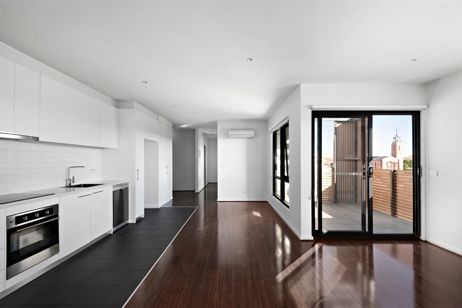 307/15 Balcombe Road, Mentone - Image 1