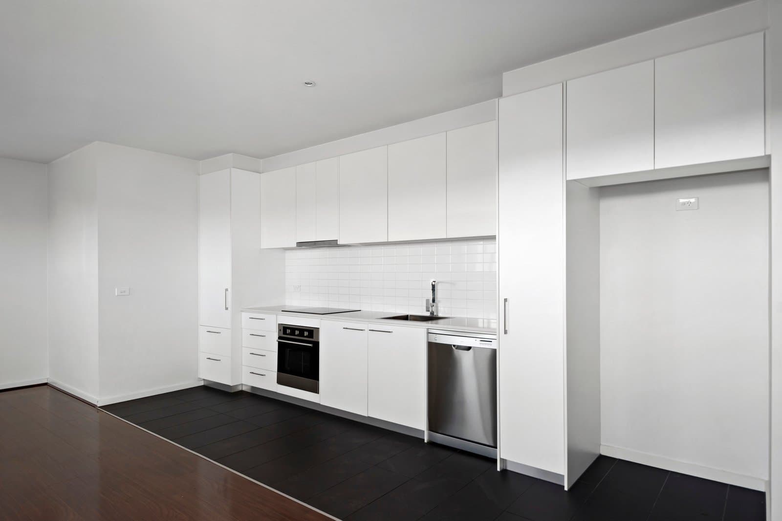 307/15 Balcombe Road, Mentone - Thumbnail 2