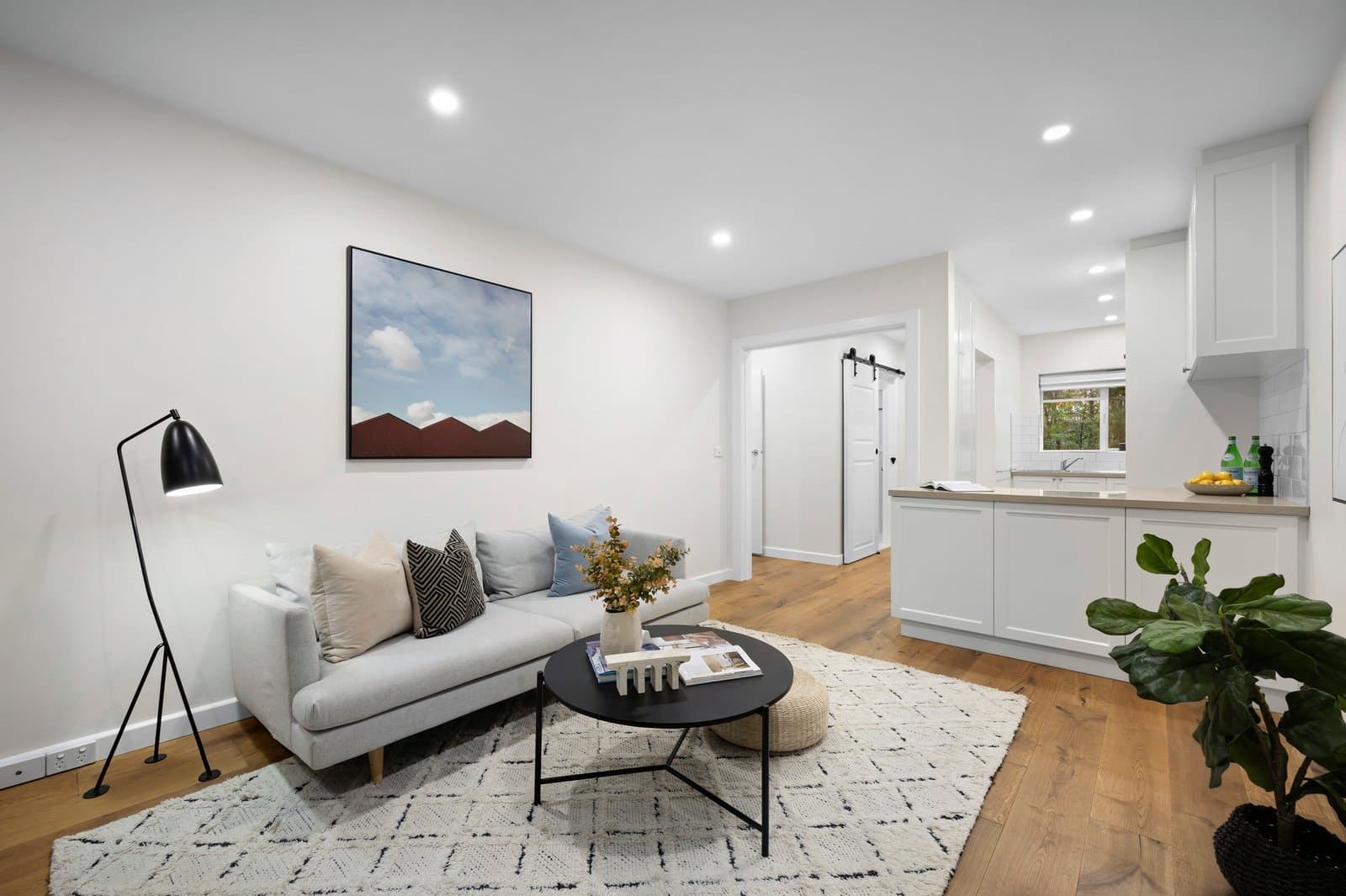 8/289 Barkly Street, St Kilda - Thumbnail 2