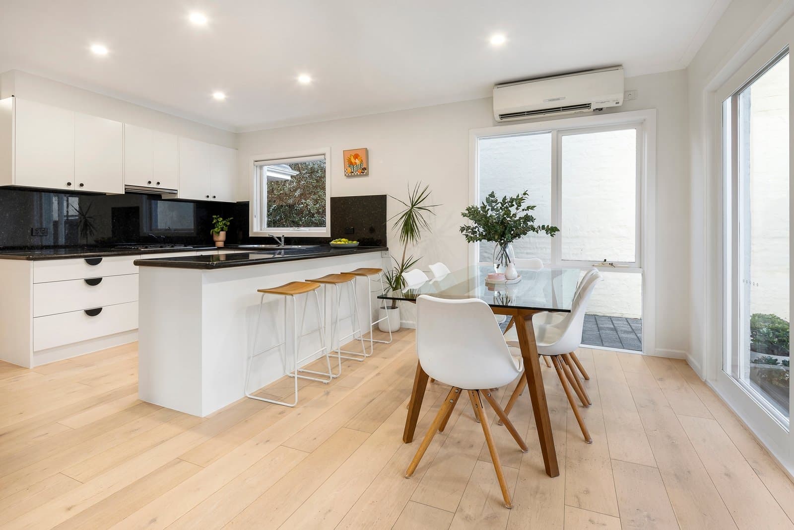 1/82-84 Cobden Street, Kew - Thumbnail 3