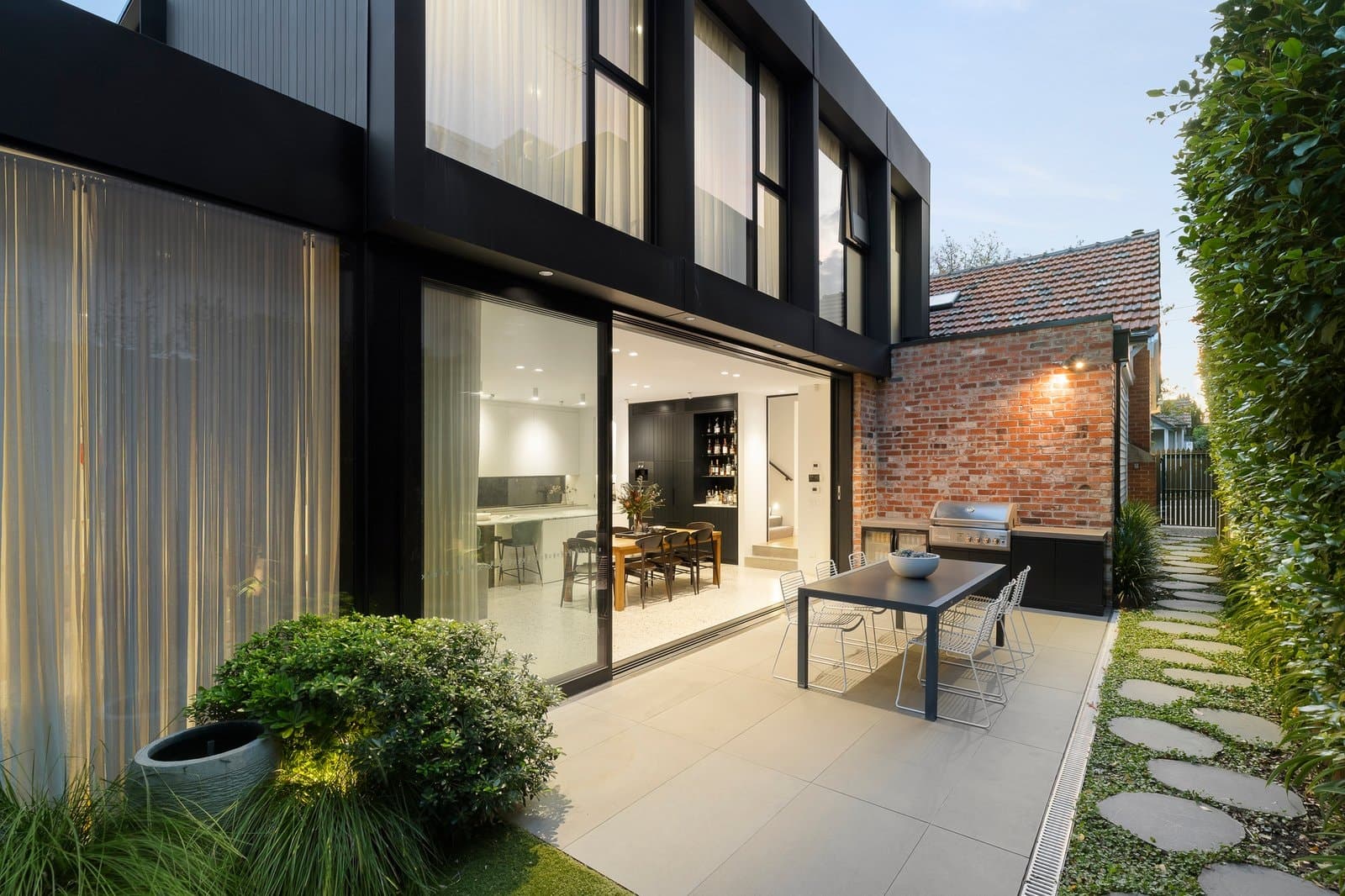 12 Queen Street, Kew - Thumbnail 2