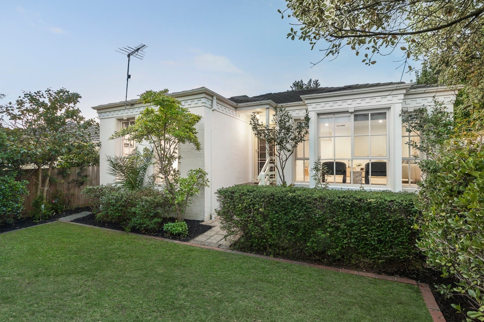 1/535 Whitehorse Road, Surrey Hills - Image 1
