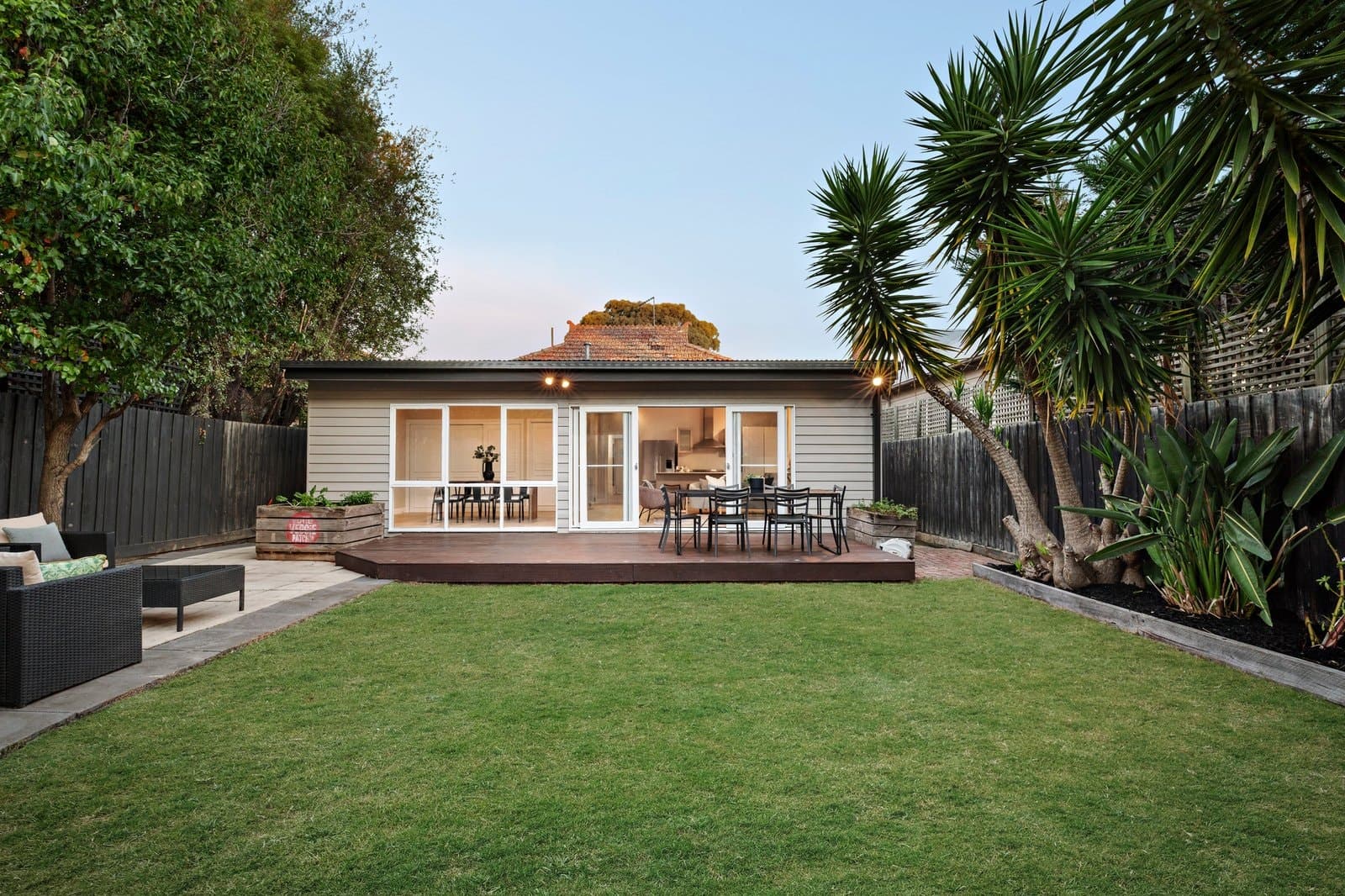 2 Glendora Avenue, Brighton - Thumbnail 2