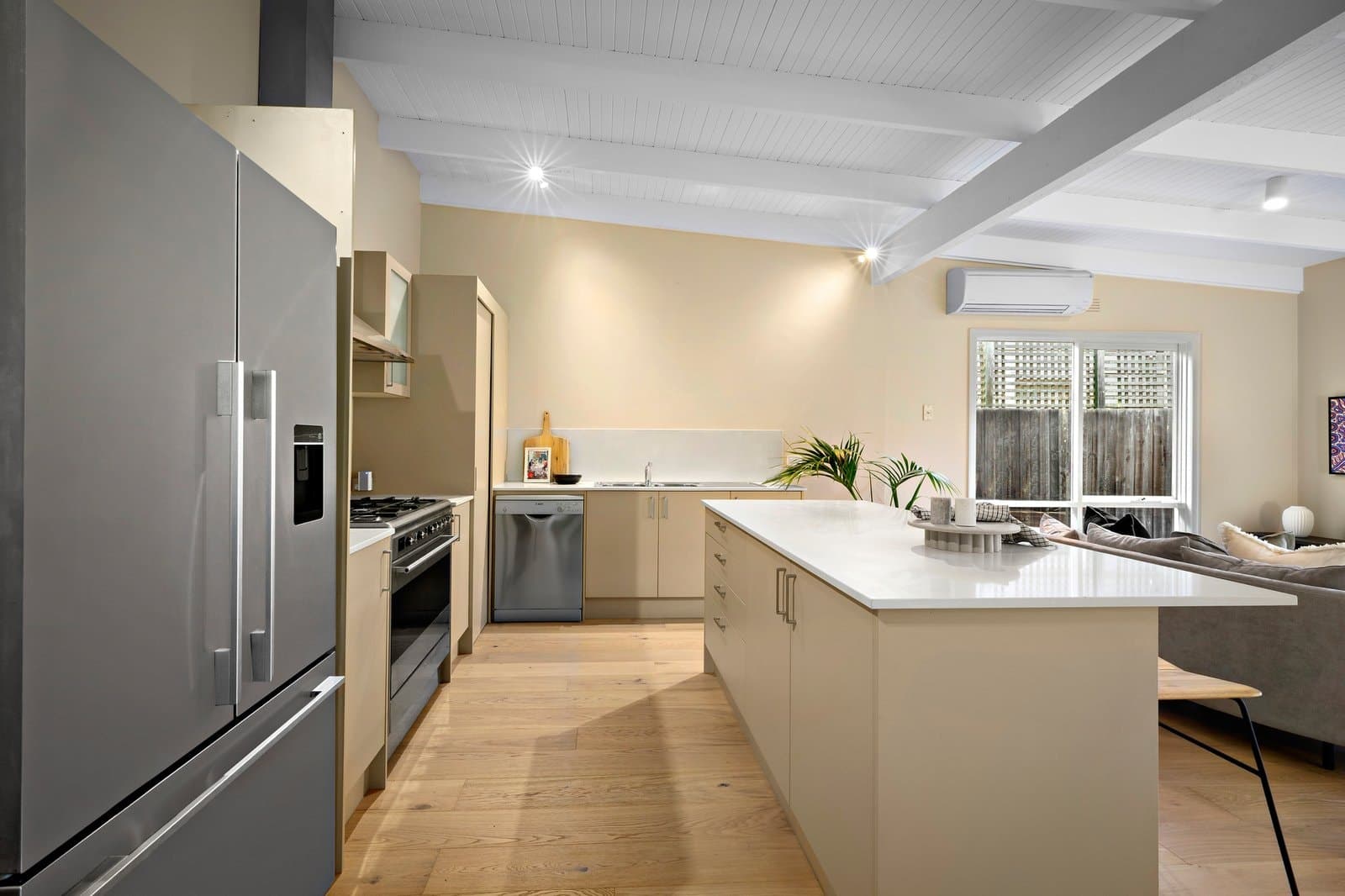 2 Glendora Avenue, Brighton - Thumbnail 7