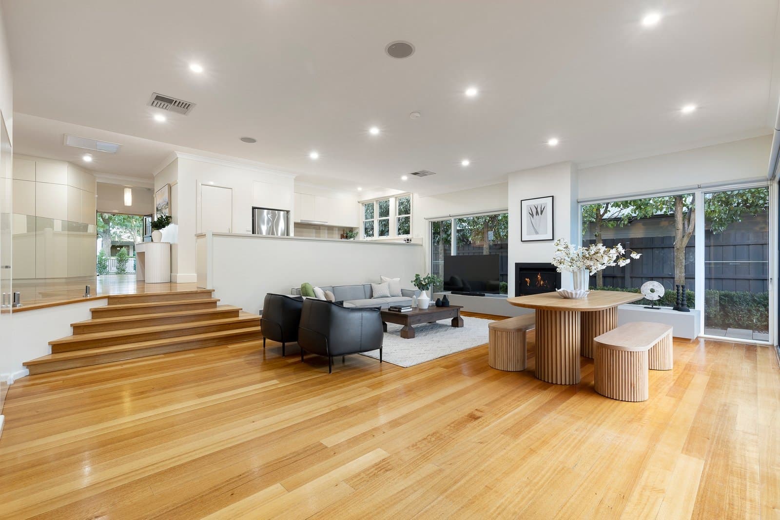 11 Hazeldine Road, Glen Iris - Thumbnail 5