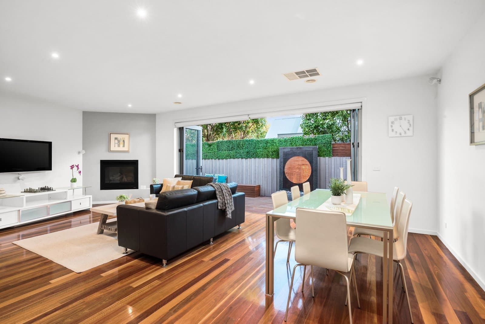 8 Princes Court, Parkdale - Thumbnail 2