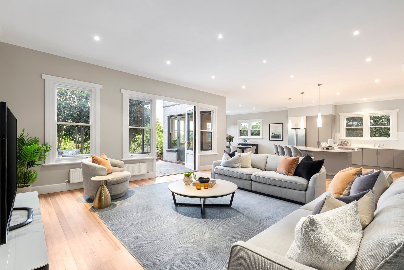 37 Shakespeare Grove, Hawthorn - Thumbnail 2