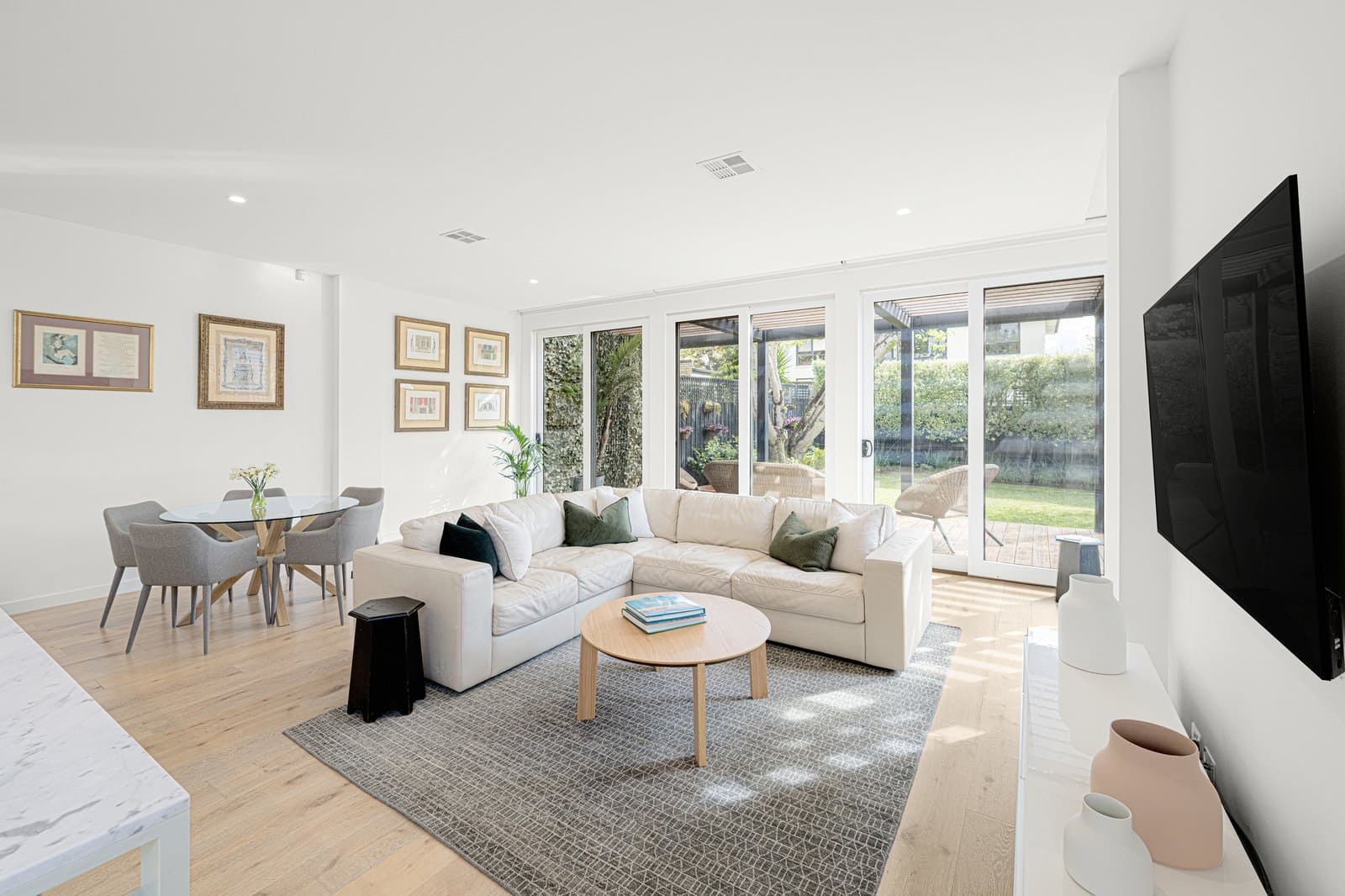 16 Robinson Road, Hawthorn - Thumbnail 4