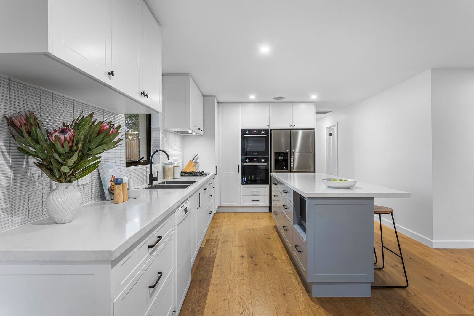 6 Pembroke Drive, Somerville - Thumbnail 2