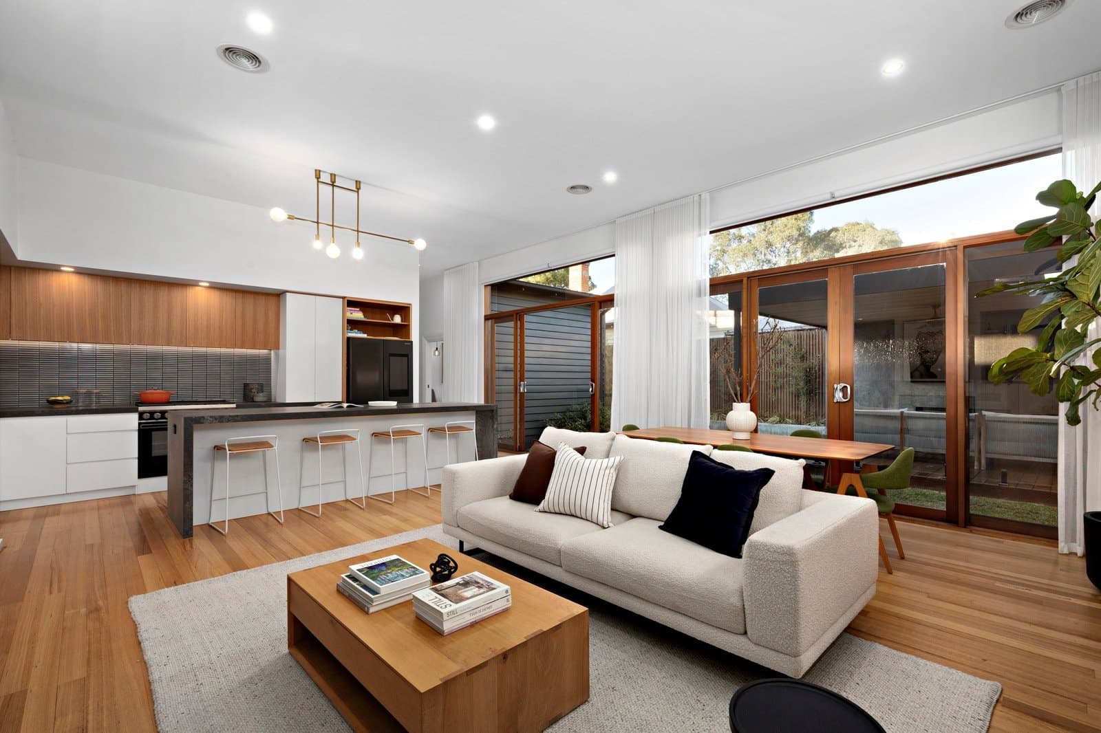 12 Montrose Avenue, Brighton - Thumbnail 6