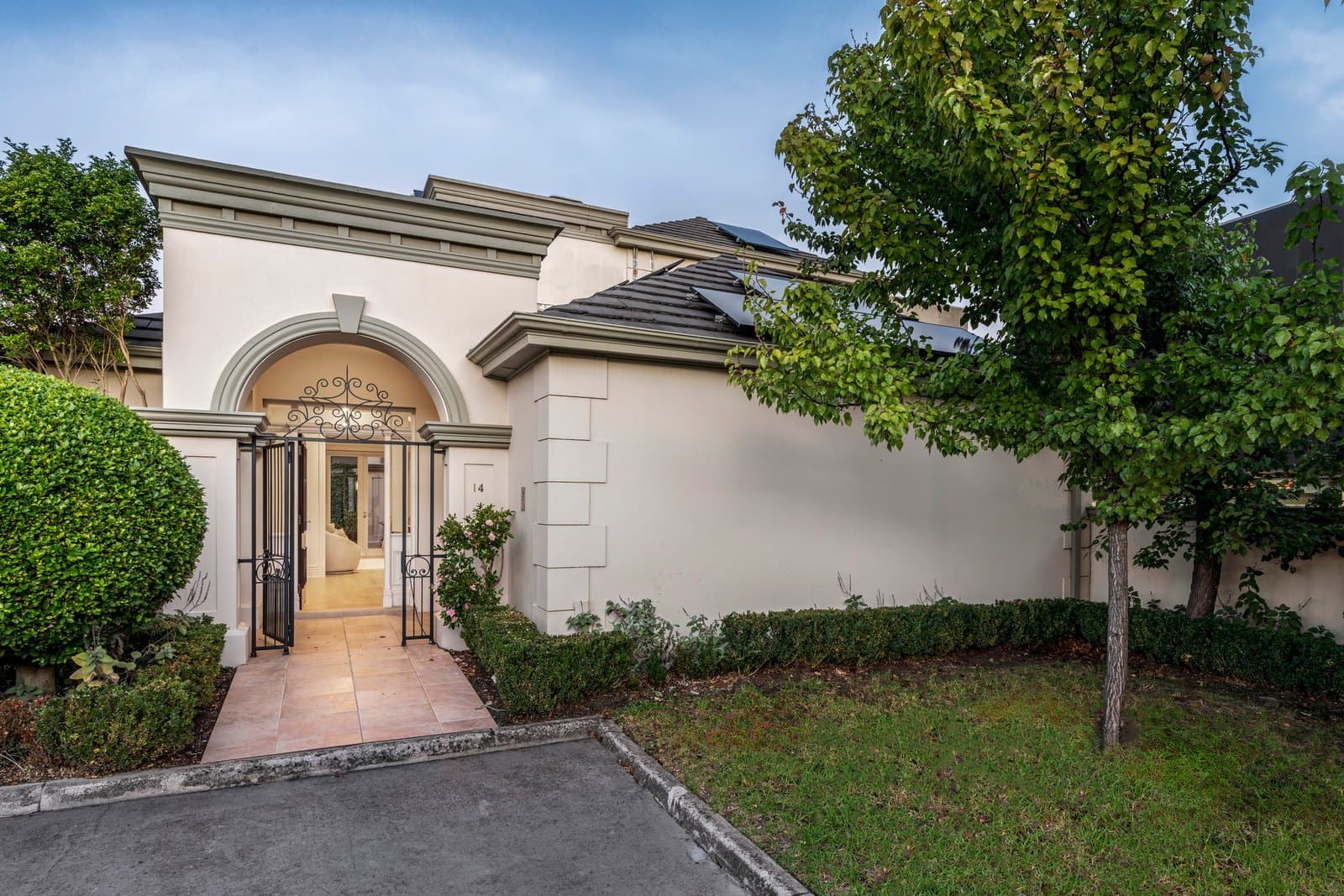 14 Tower Court, Armadale - Image 1