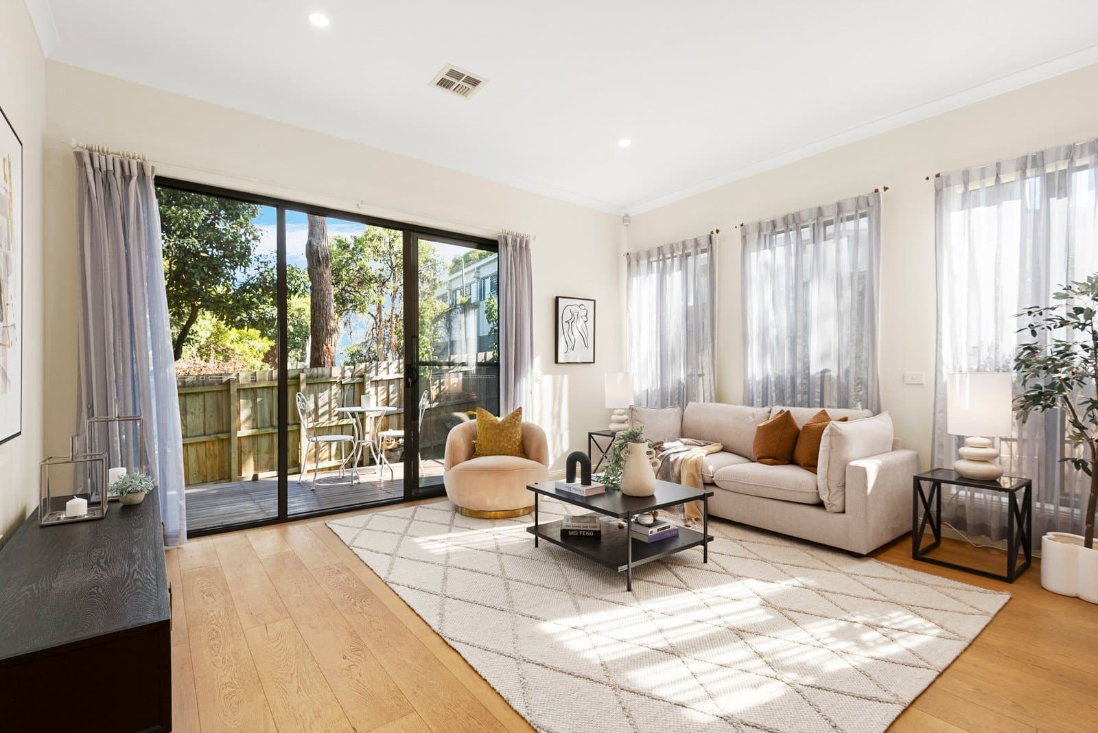 14 Glenthorn Avenue, Balwyn North - Thumbnail 2