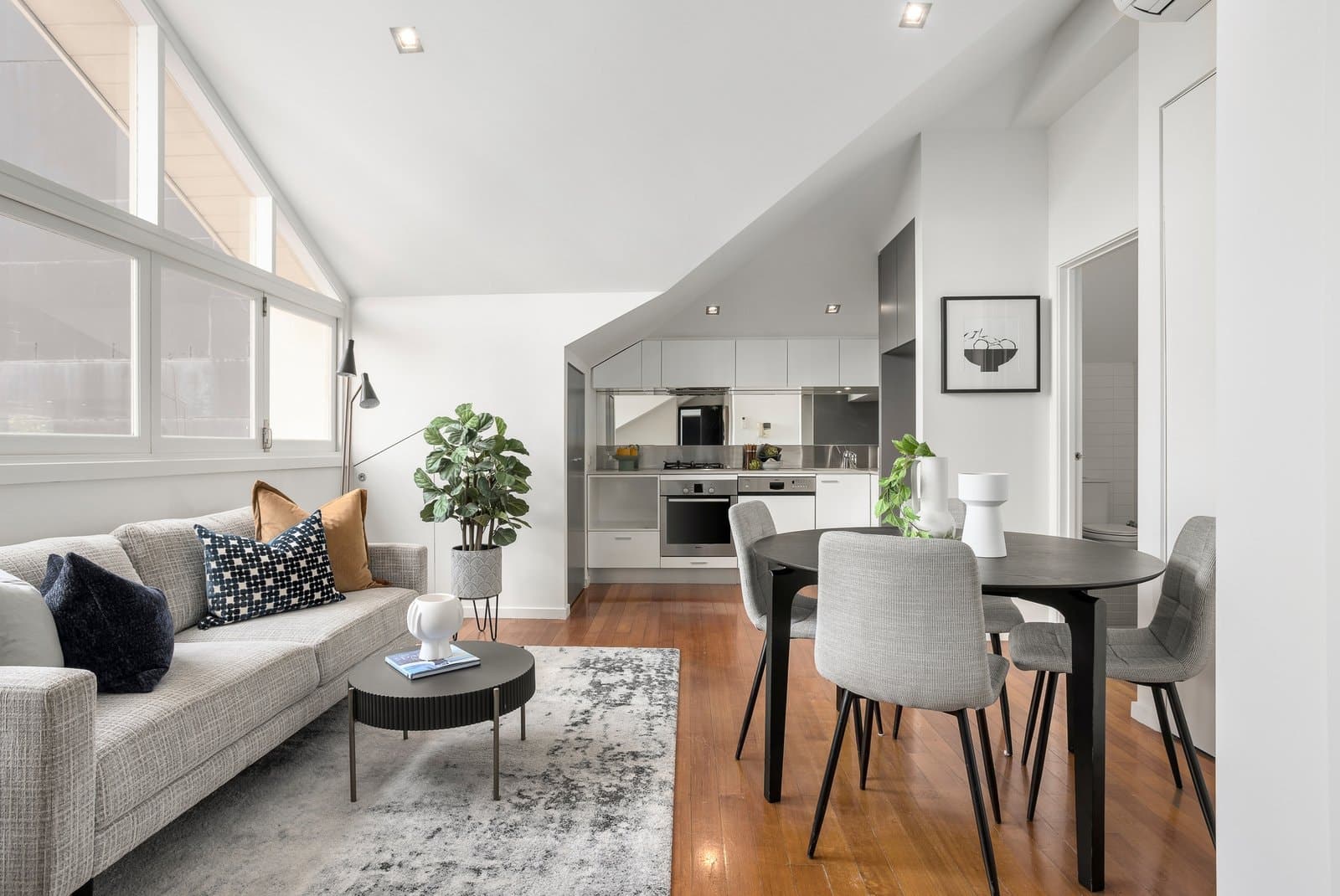 4/155 Fitzroy Street, St Kilda - Thumbnail 3