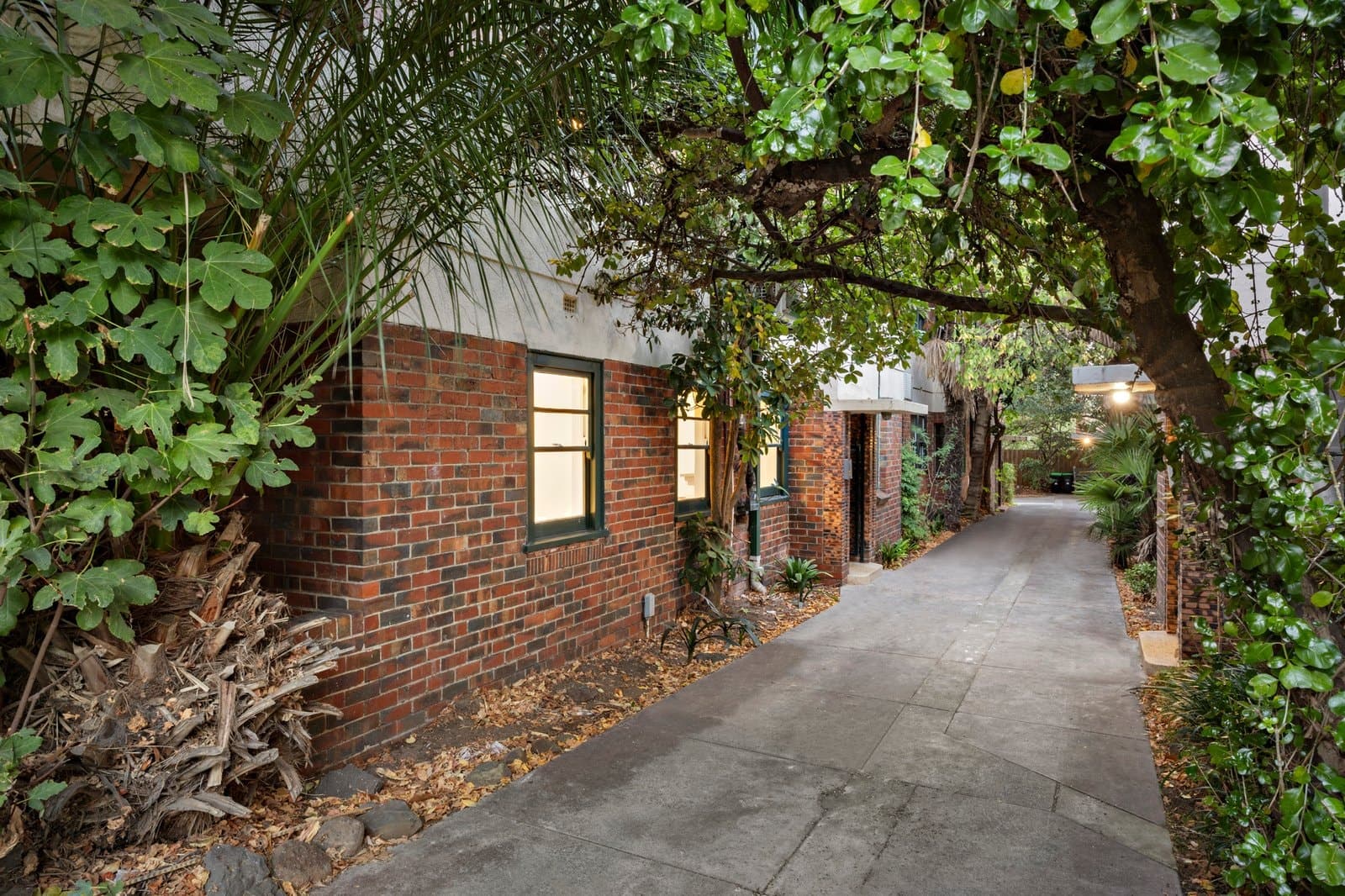 1/95A Alma Road, St Kilda East - Thumbnail 2