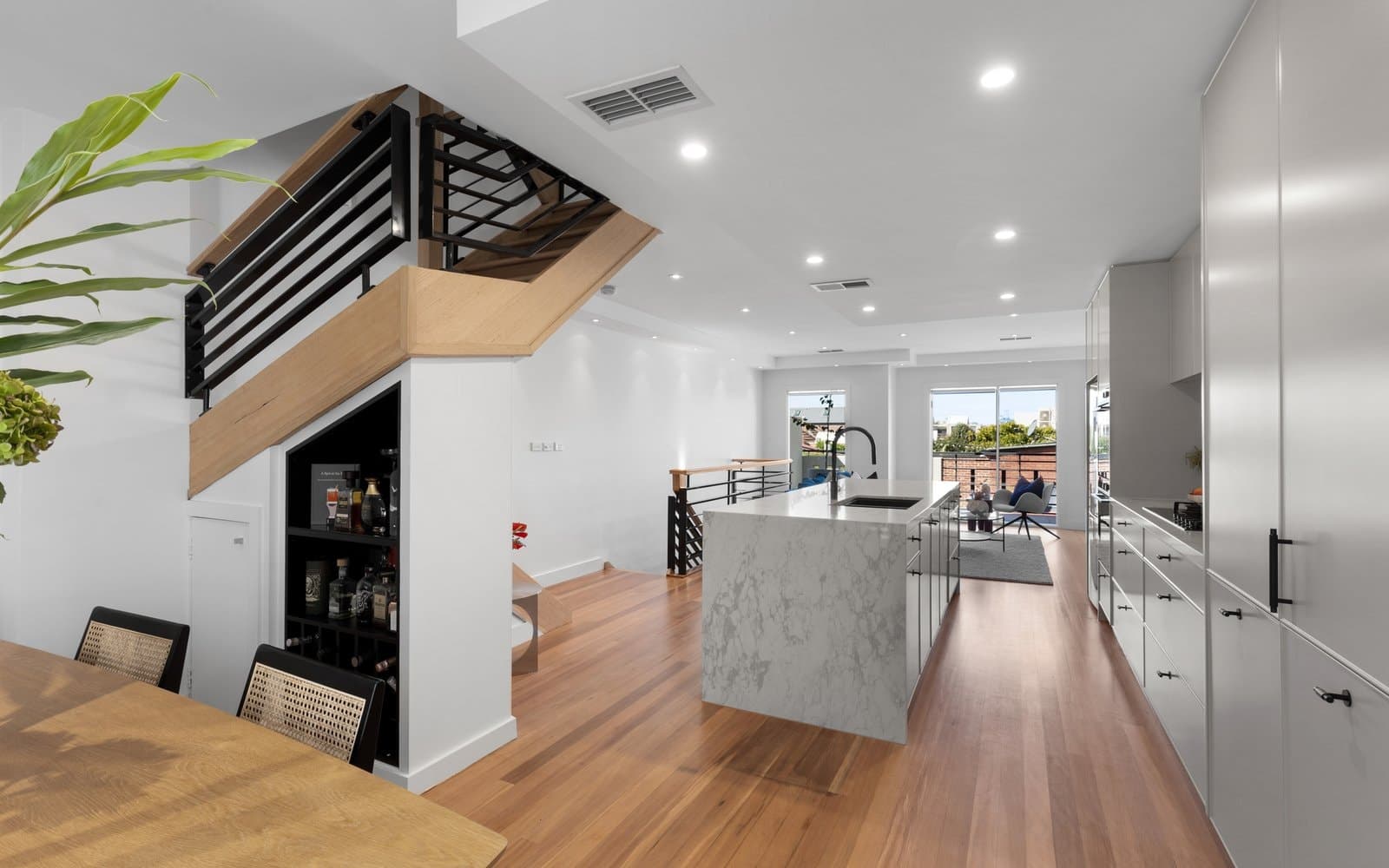 4A Gatehouse Lane, Albert Park - Thumbnail 2