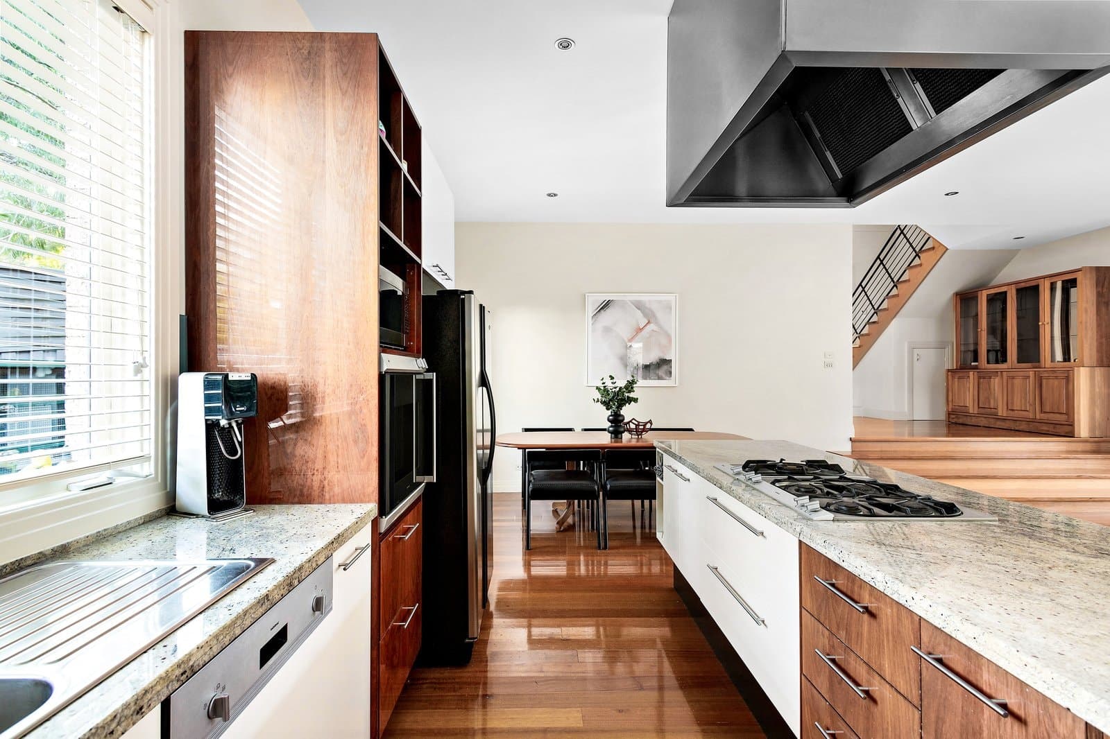 2/17 Dickens Street, Glen Iris - Thumbnail 4