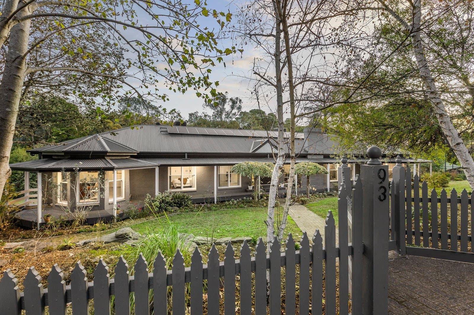 93-95 Gosford Court, Park Orchards - Image 1