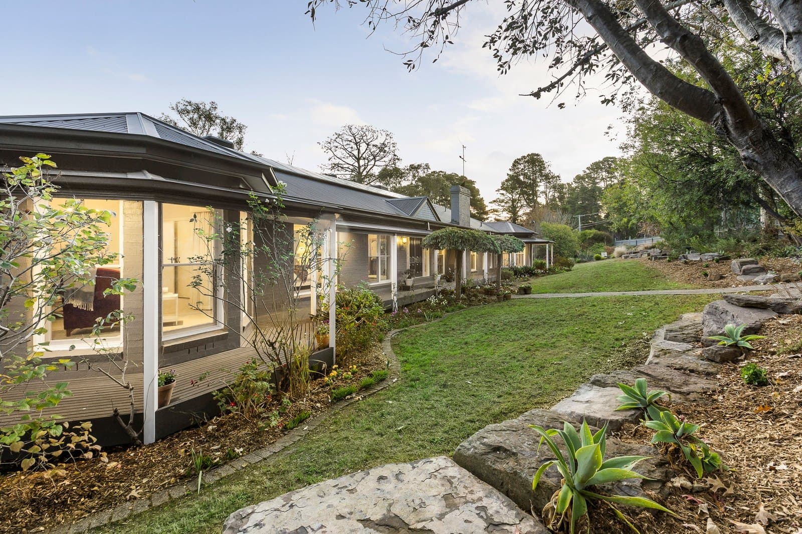 93-95 Gosford Court, Park Orchards - Thumbnail 2