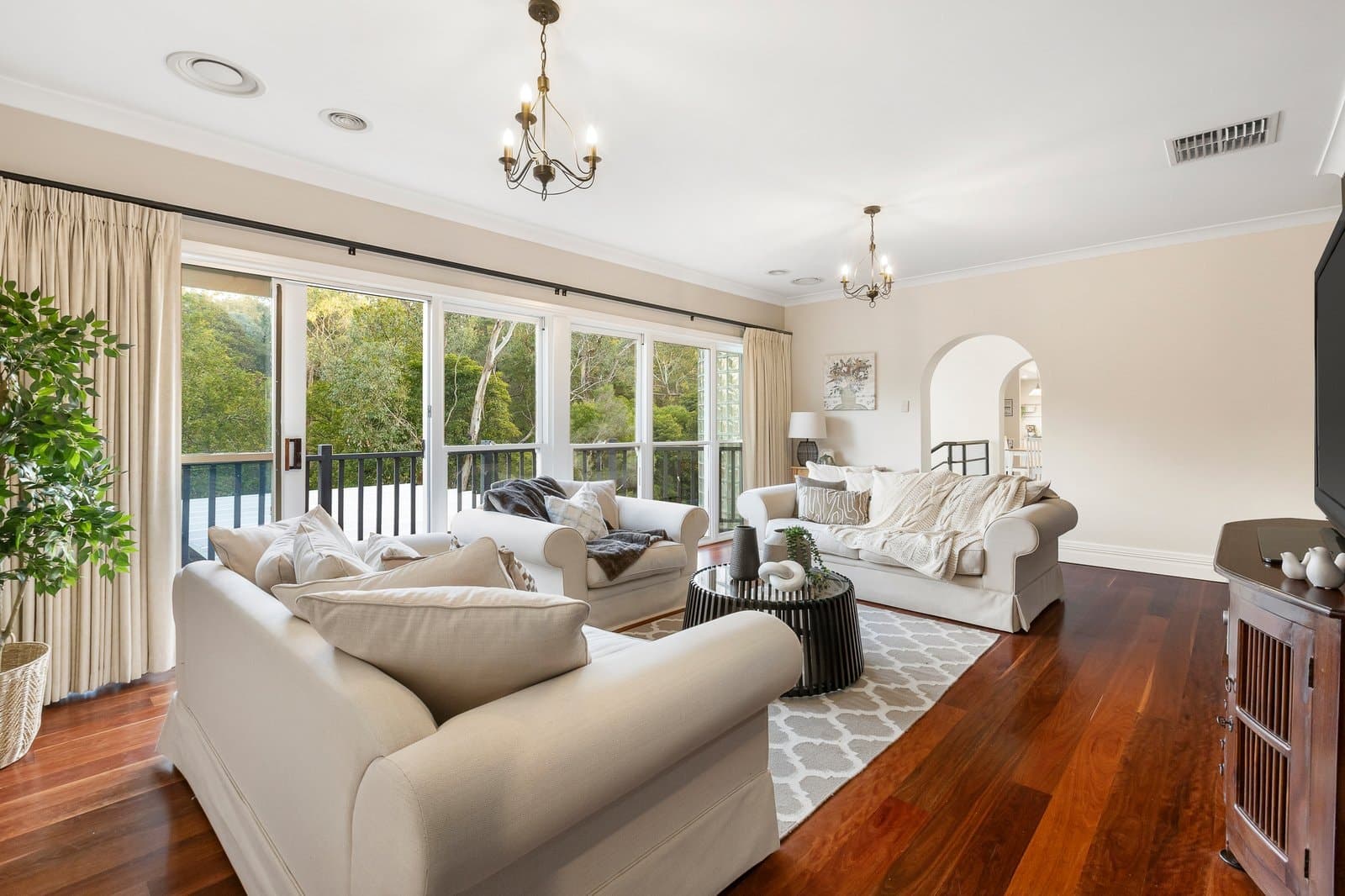93-95 Gosford Court, Park Orchards - Thumbnail 7