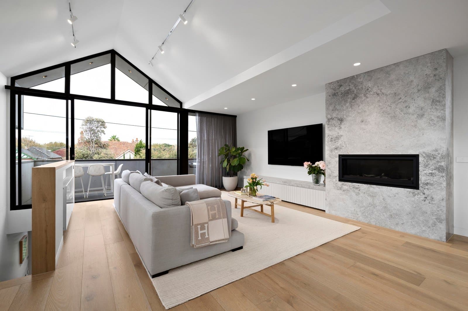 378 Danks Street, Middle Park - Thumbnail 2