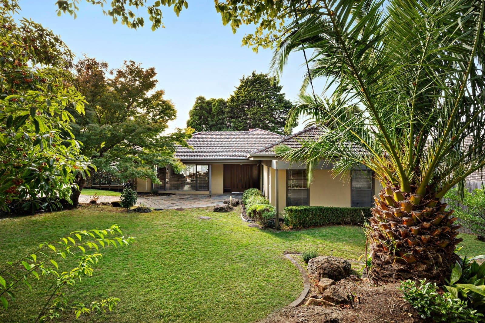 28 Carn Avenue, Ivanhoe - Thumbnail 2
